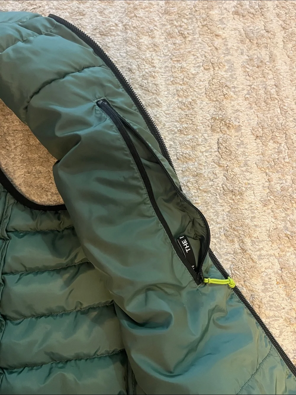 The North Face Terra Men's Olive Green Quilted Down Zip Up Puffy Vest Medium